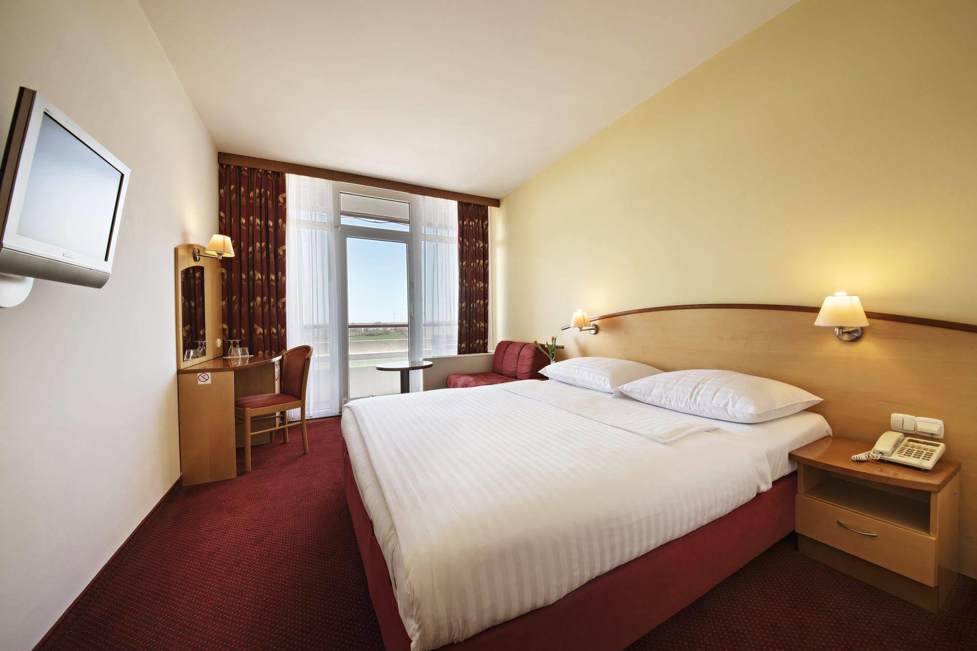 Lipa Hotel 렌다바 외부 사진