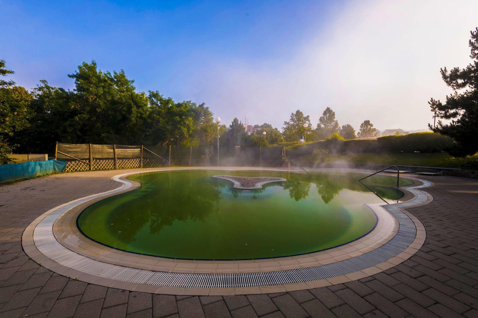 Lipa Hotel 렌다바 외부 사진