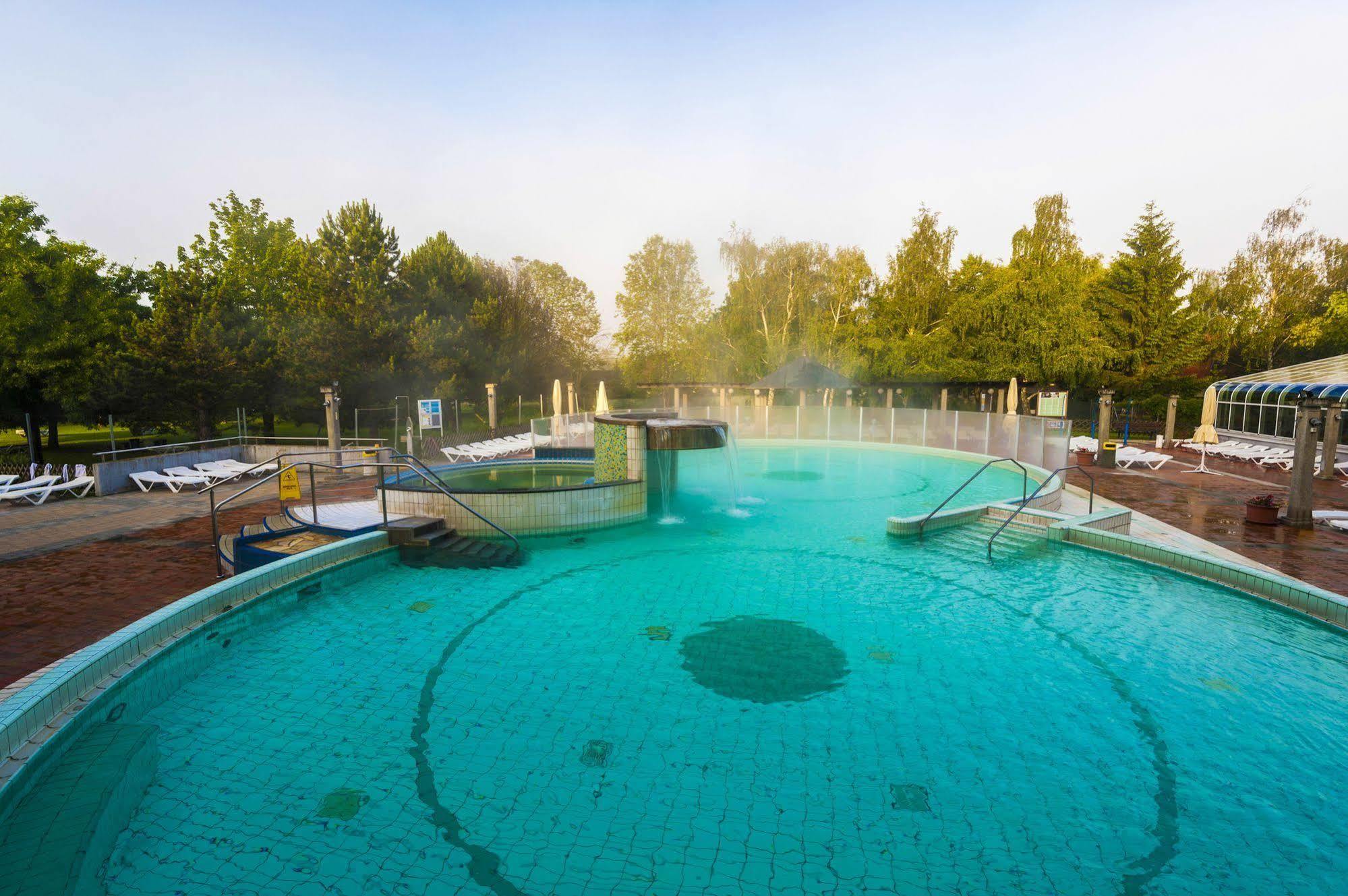 Lipa Hotel 렌다바 외부 사진